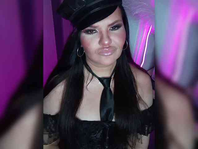 Brunetochkaaa webcam