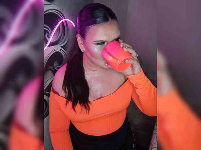 Brunetochkaaa webcam