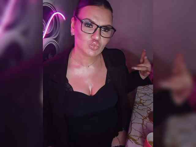 Brunetochkaaa webcam