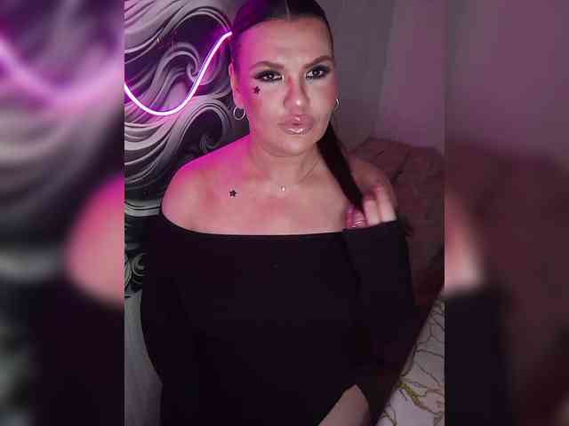 Brunetochkaaa webcam