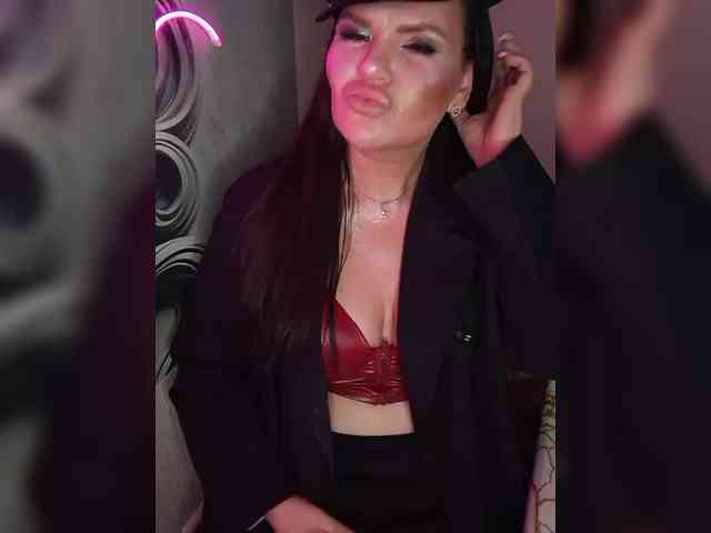 Brunetochkaaa webcam