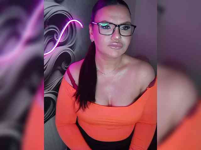 Brunetochkaaa webcam