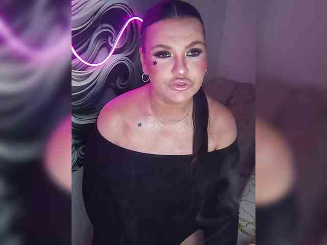 Brunetochkaaa webcam
