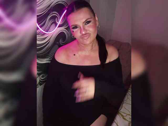 Brunetochkaaa webcam