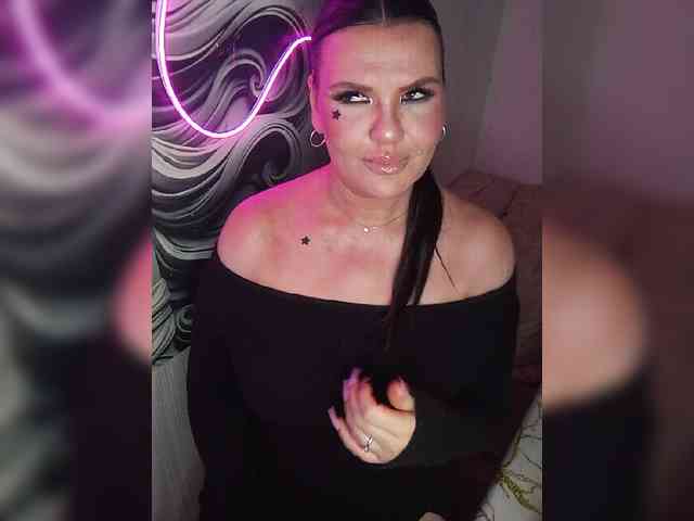 Brunetochkaaa webcam