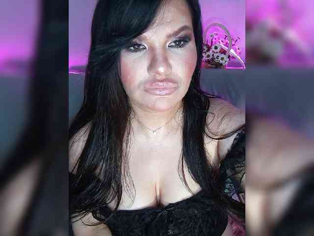 Brunetochkaaa webcam