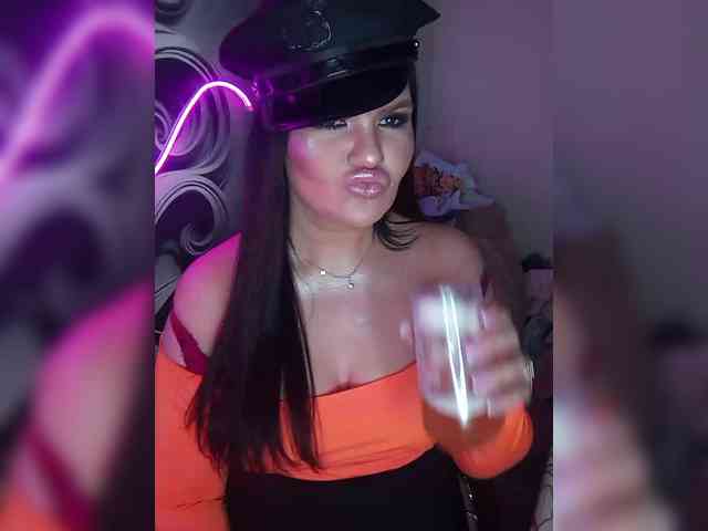 Brunetochkaaa webcam