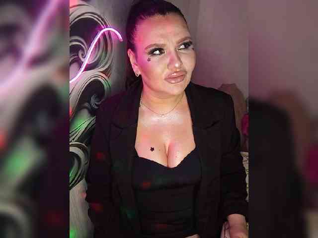 Brunetochkaaa webcam