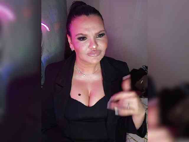 Brunetochkaaa webcam