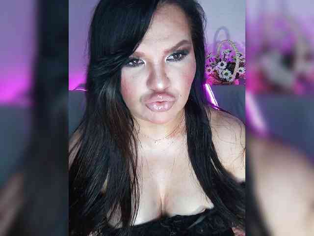 Brunetochkaaa webcam
