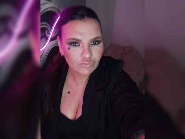 Brunetochkaaa webcam