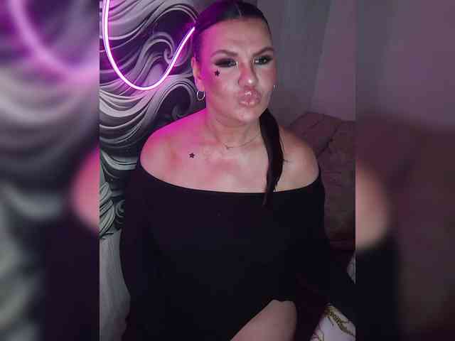Brunetochkaaa webcam