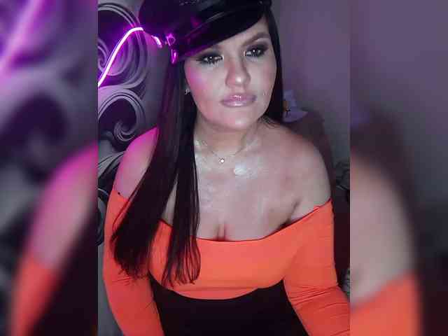 Brunetochkaaa webcam