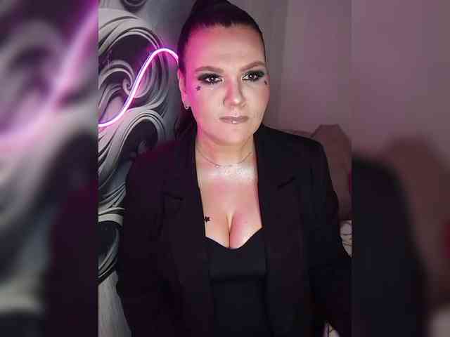 Brunetochkaaa webcam