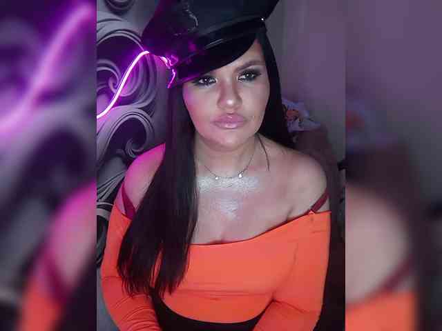 Brunetochkaaa webcam