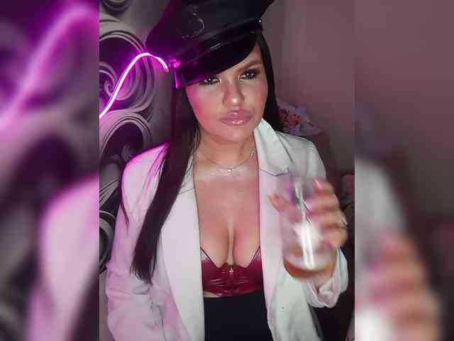 Brunetochkaaa webcam