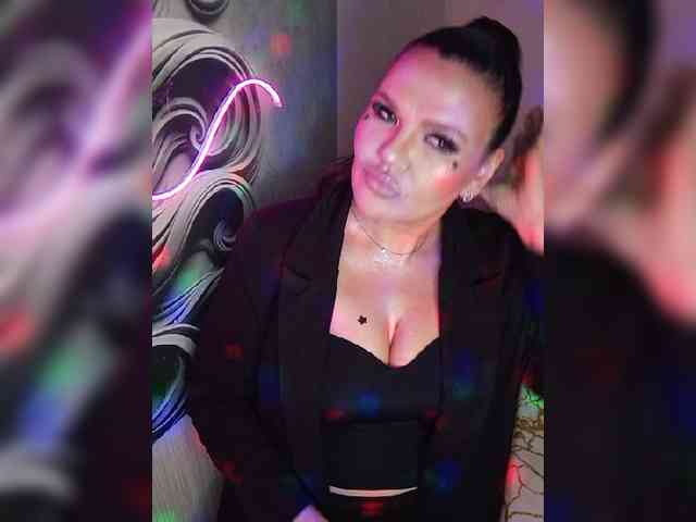 Brunetochkaaa webcam