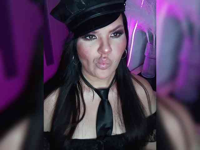 Brunetochkaaa webcam