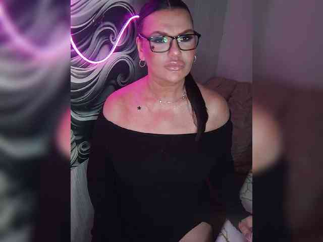 Brunetochkaaa webcam