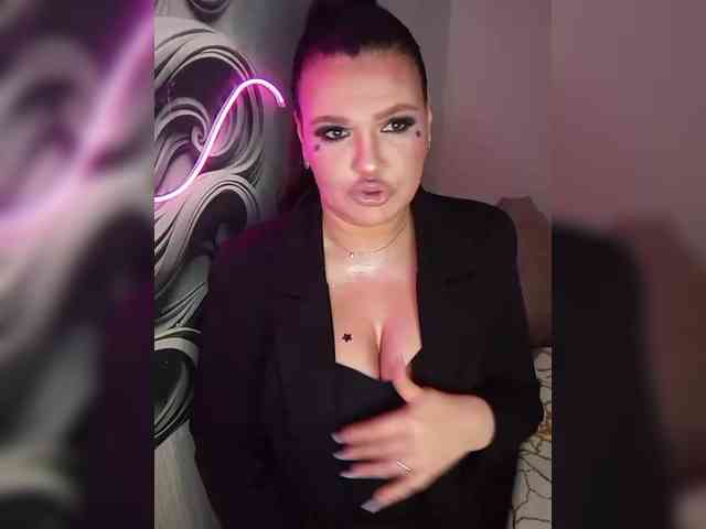 Brunetochkaaa webcam