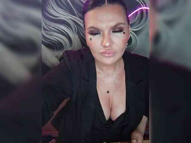 Brunetochkaaa webcam