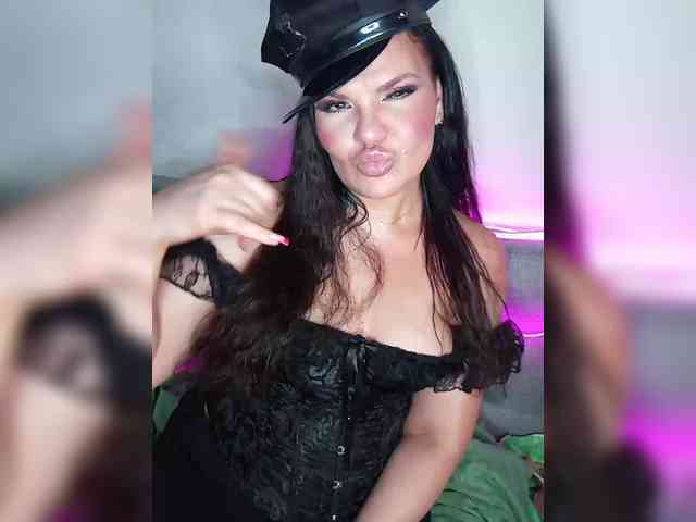 Model: Brunetochkaaa