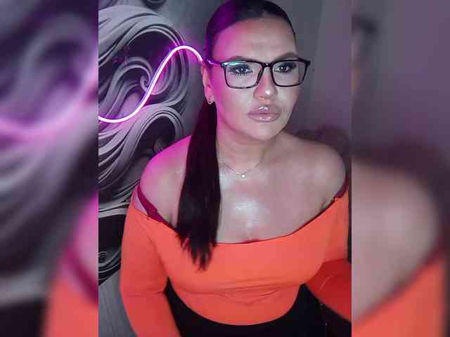 Brunetochkaaa webcam