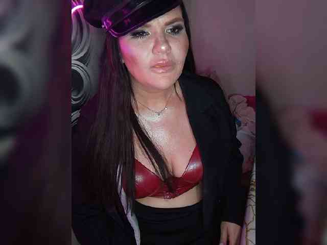 Brunetochkaaa webcam