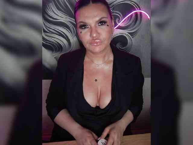 Brunetochkaaa webcam
