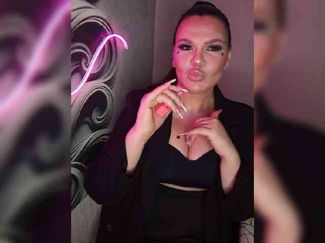 Brunetochkaaa webcam