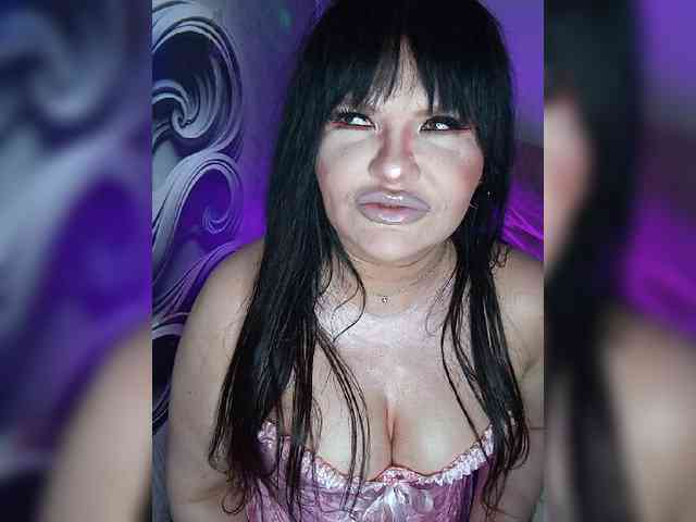 Brunetochkaaa webcam