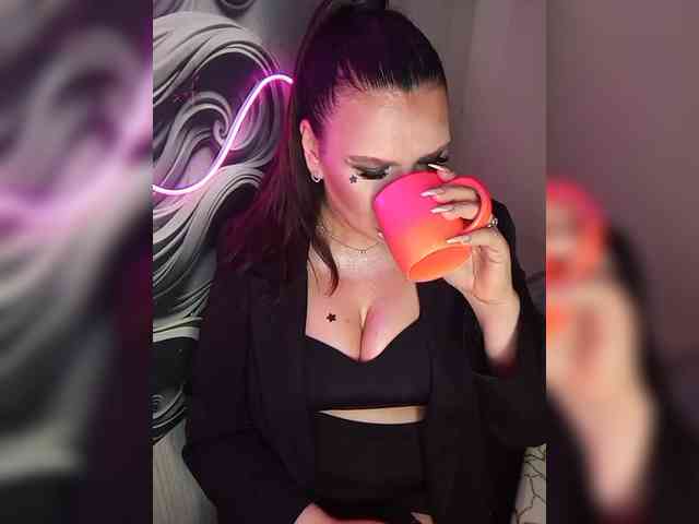 Brunetochkaaa webcam