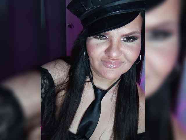 Brunetochkaaa webcam