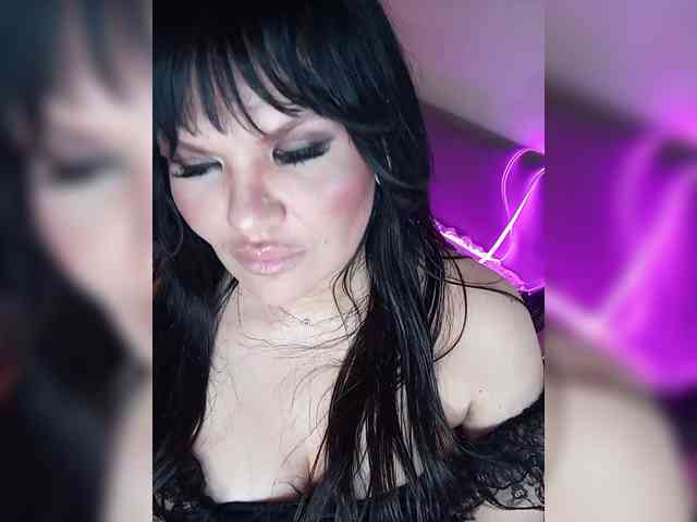 Brunetochkaaa webcam