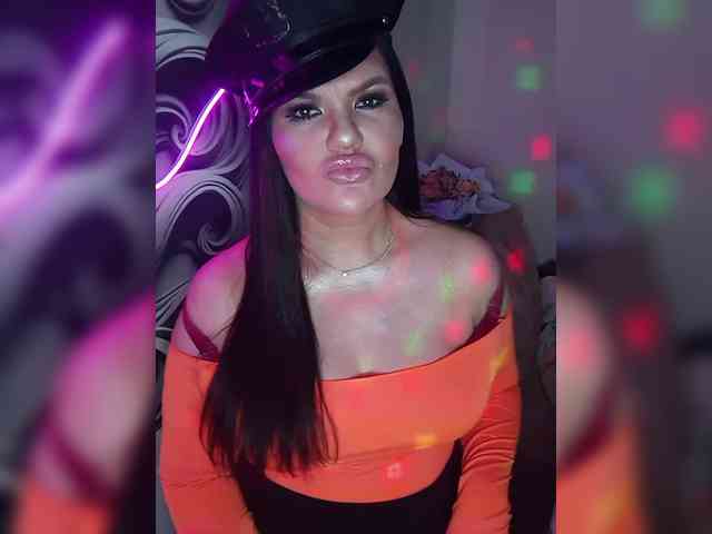 Brunetochkaaa webcam