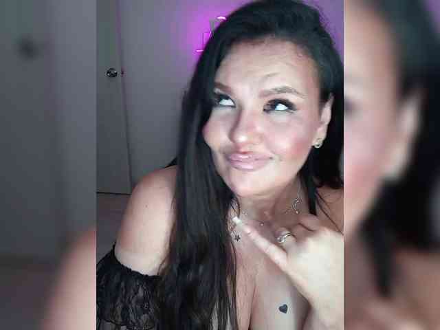 Brunetochkaaa webcam