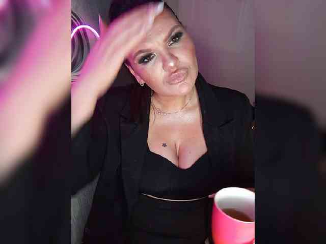 Brunetochkaaa webcam