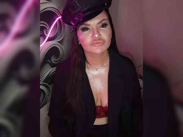 Brunetochkaaa webcam