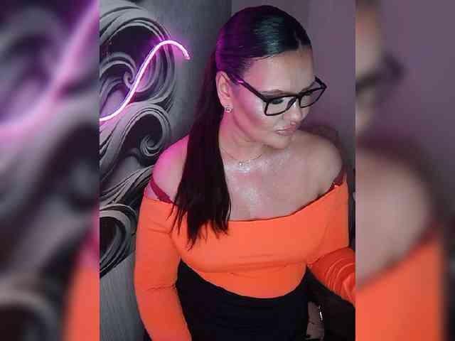 Brunetochkaaa webcam