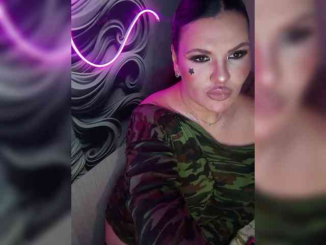 Brunetochkaaa webcam