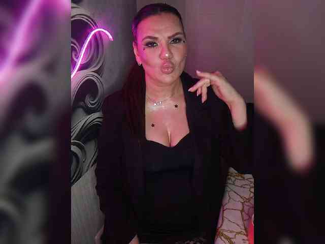 Brunetochkaaa webcam