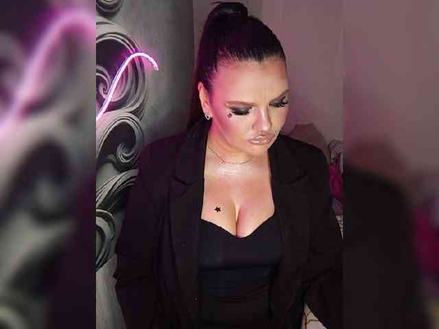 Brunetochkaaa webcam