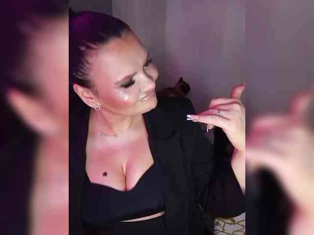 Brunetochkaaa webcam