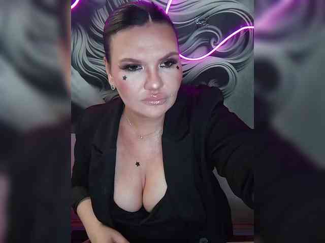 Brunetochkaaa webcam