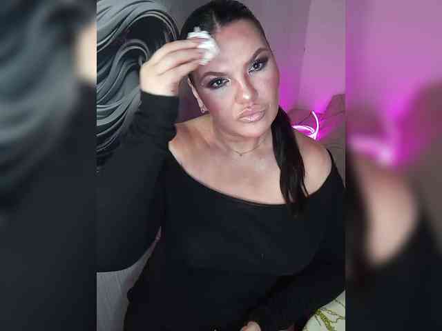Brunetochkaaa webcam