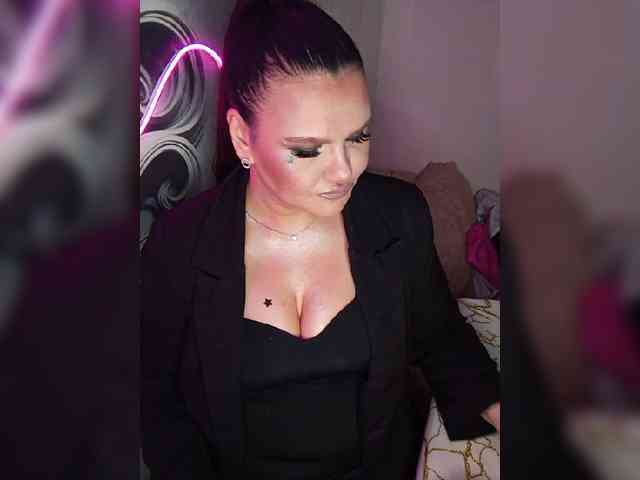 Brunetochkaaa webcam