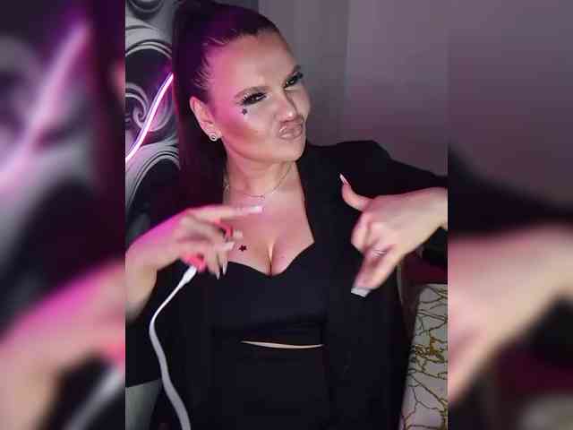 Brunetochkaaa webcam