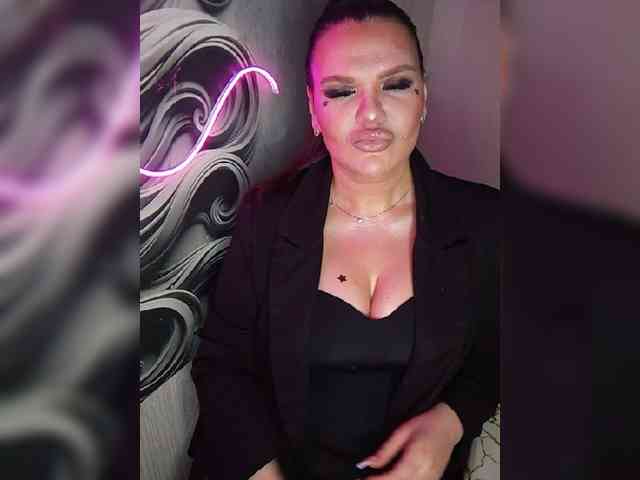 Brunetochkaaa webcam