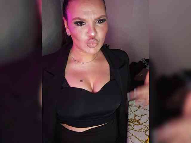 Brunetochkaaa webcam