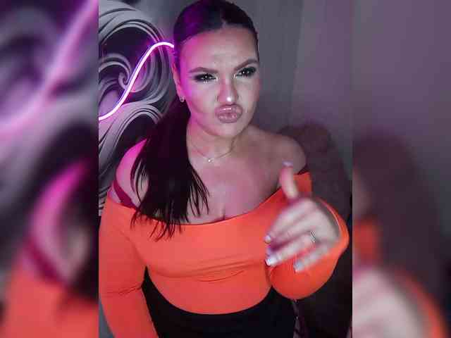 Brunetochkaaa webcam